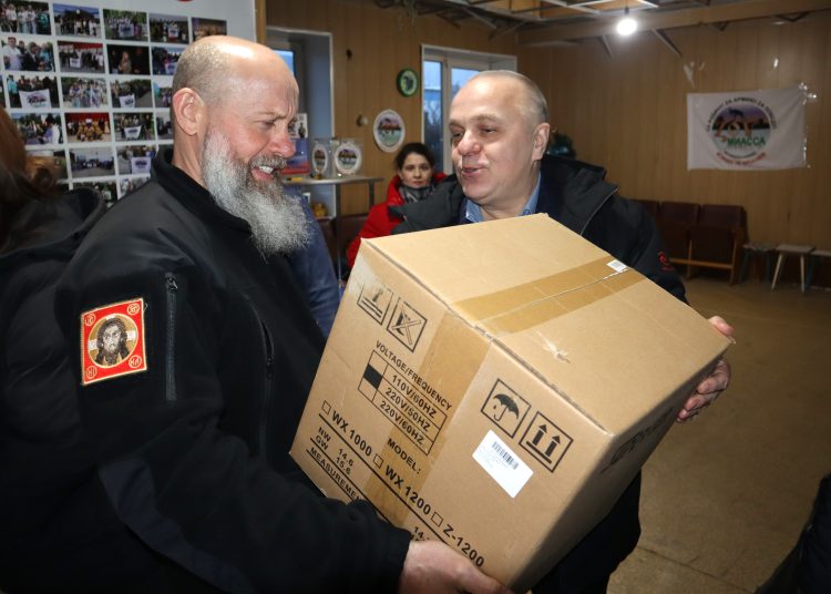 Депутат Госдумы, участник СВО Олег Колесников встретился с активистами движения «ZOV Миасса»