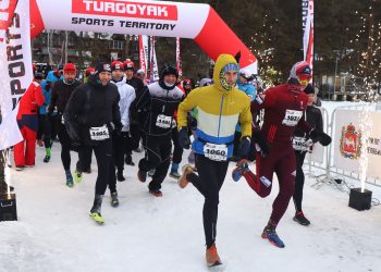 «LAKE ICE RACE»: лед и горы