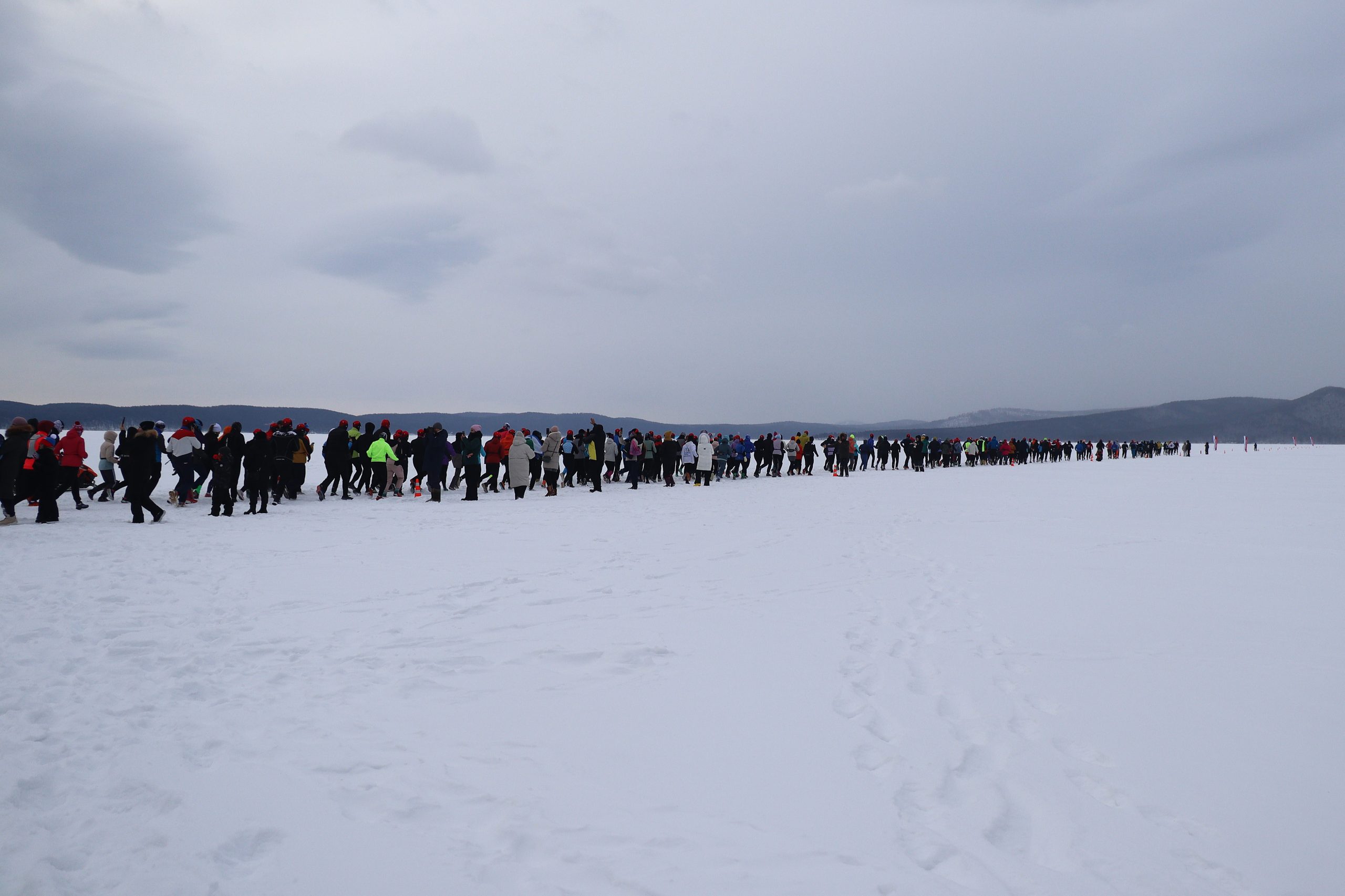 «LAKE ICE RACE»: лед и горы