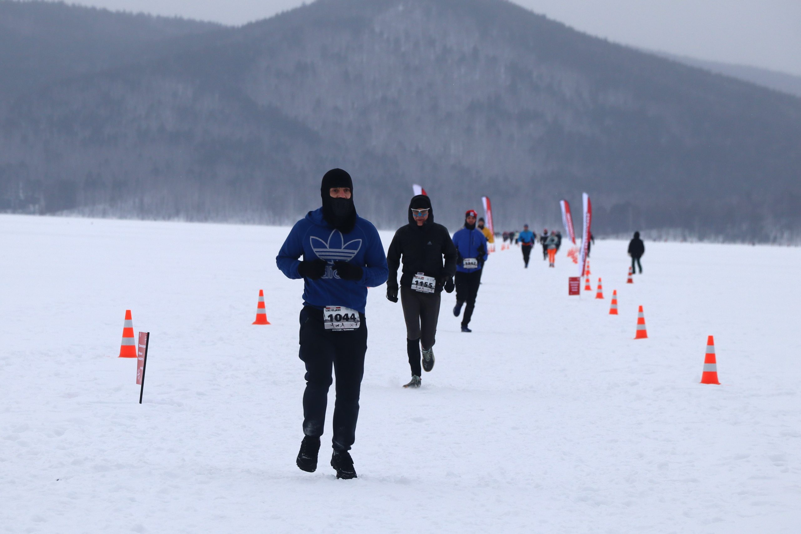 «LAKE ICE RACE»: лед и горы