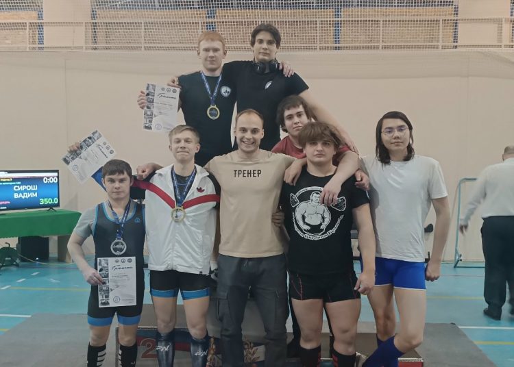 Миасские пауэрлифтеры покоряют областной пьедестал