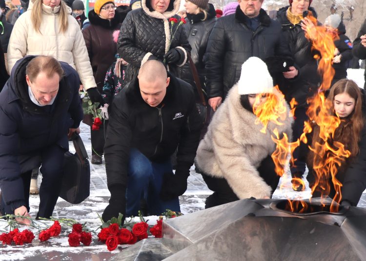 «Нет выше долга, чем служить Родине!»: Миасс отмечает День защитника Отечества