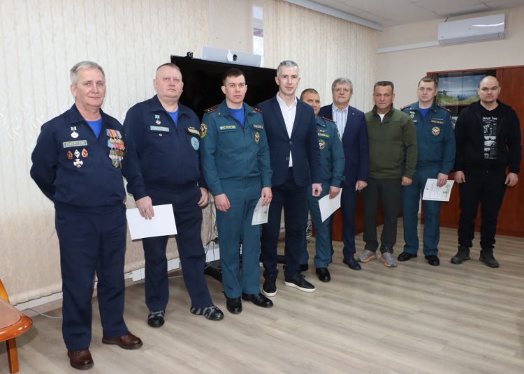 Спасателей, пожарных и бойцов СВО чествовали в администрации Миасса