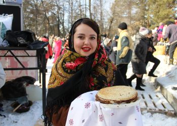 Масленица 2026: первый блин и приметы понедельника