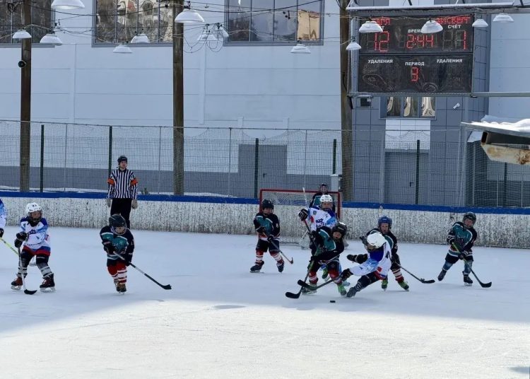 «Заря» завершила первенство Челябинской области по хоккею победами