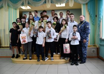 Росгвардейцы подготовили музыкальный подарок воспитанникам Центра помощи детям «Алые паруса»