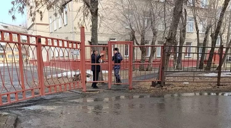 Девятиклассник устроил стрельбу в челябинской школе