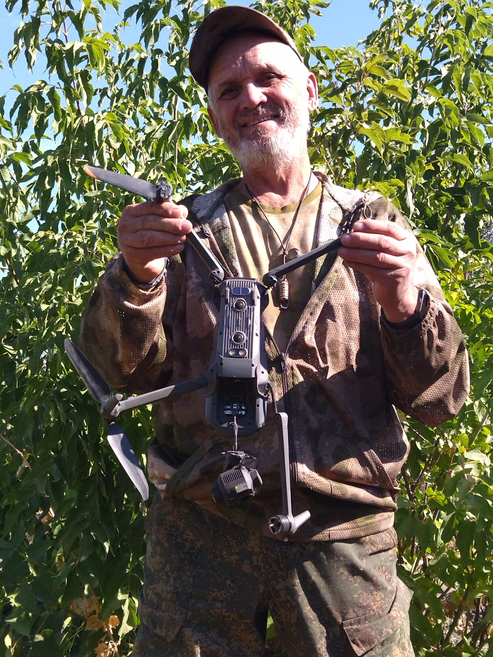 Среди холодных окопов найдется место теплу