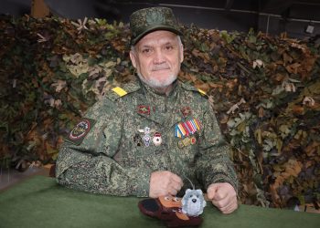 Среди холодных окопов найдется место теплу