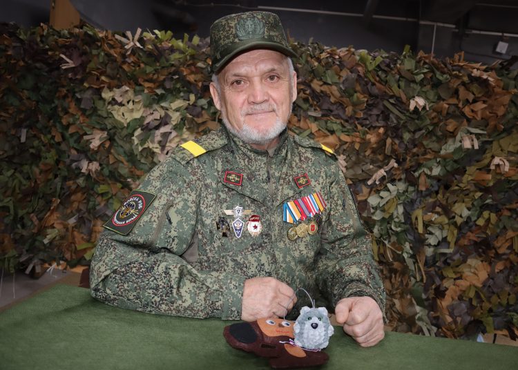 Среди холодных окопов найдется место теплу