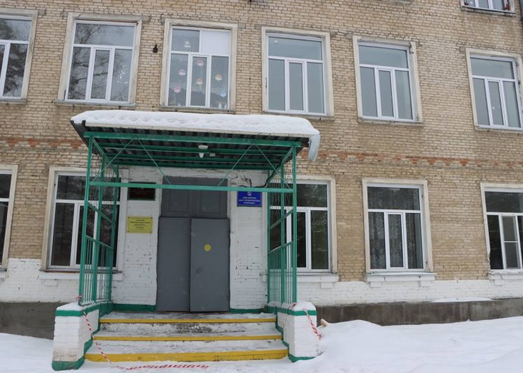 Капитальный ремонт школы № 3 продолжается в Миассе