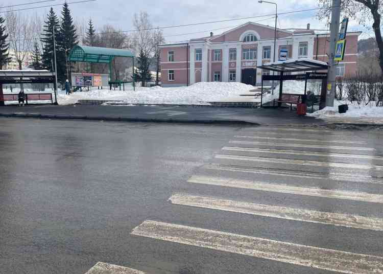 Хочешь домой — купи лопату! Миасцы не теряются в условиях дорожного апокалипсиса