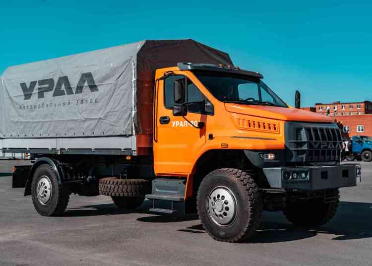 Автомобильный завод «Урал» поддержал международную экспедицию Йоханеса Баденхорста