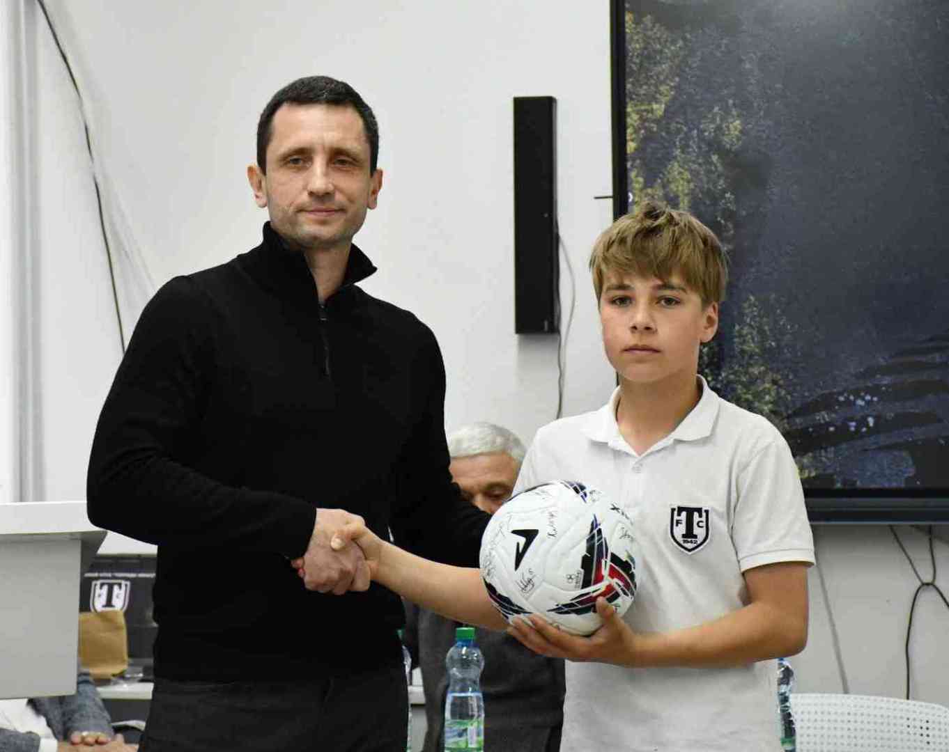 Первый раз в футбольный класс