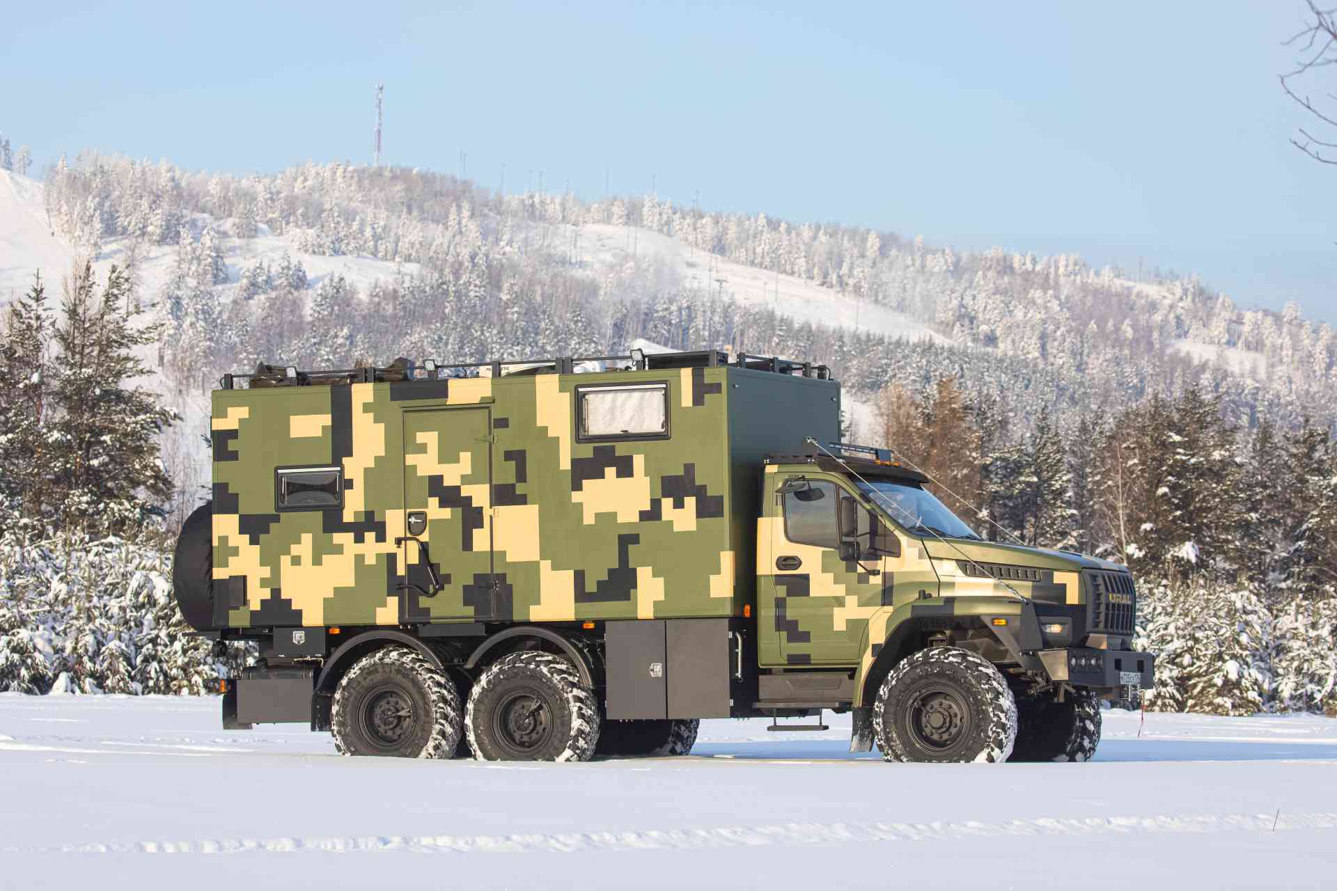 От Мурманска до Магадана на «Уралах»: автомобильный завод «Урал» поддержал международную экспедицию Йоханеса Баденхорста