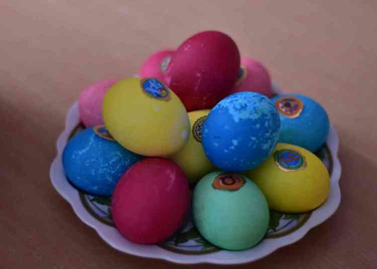 Чем нельзя окрашивать пасхальные яйца?