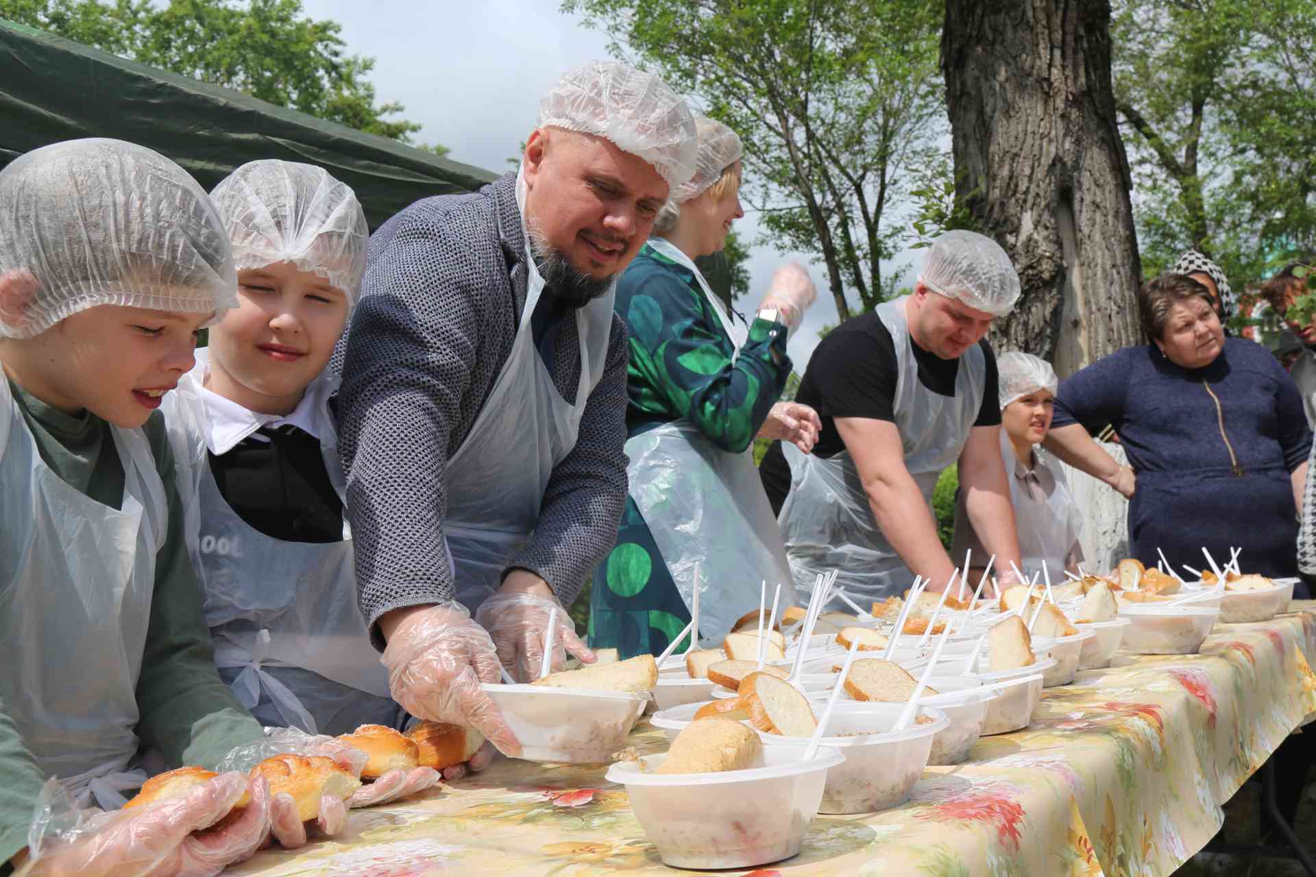 Праздник Троицы отметили в Миассе народными гуляниями