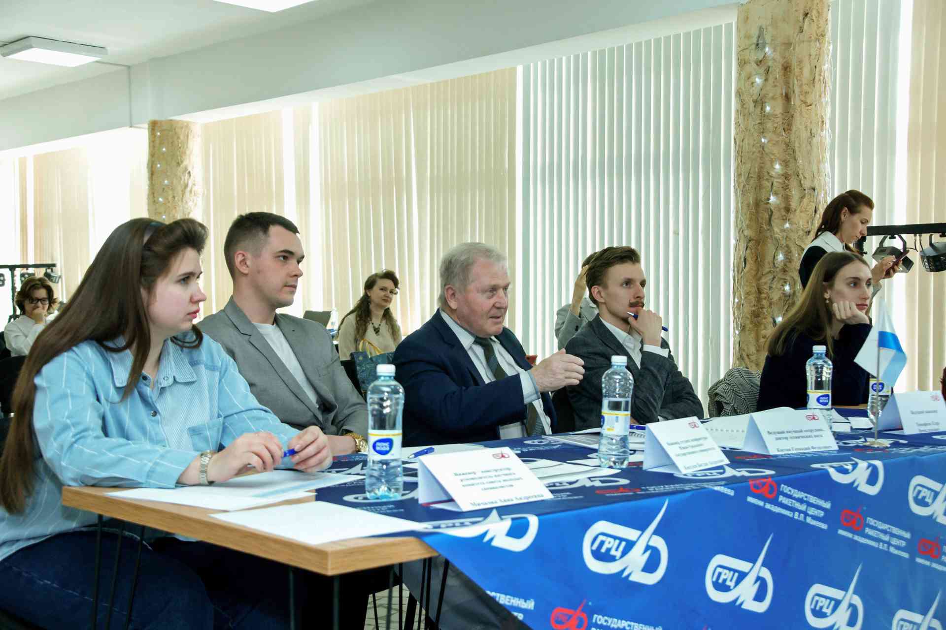 В науку шагают уверенно