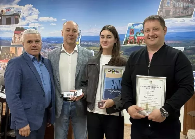 Сноубордистке Яне Ульяновой вручили знак мастера спорта России