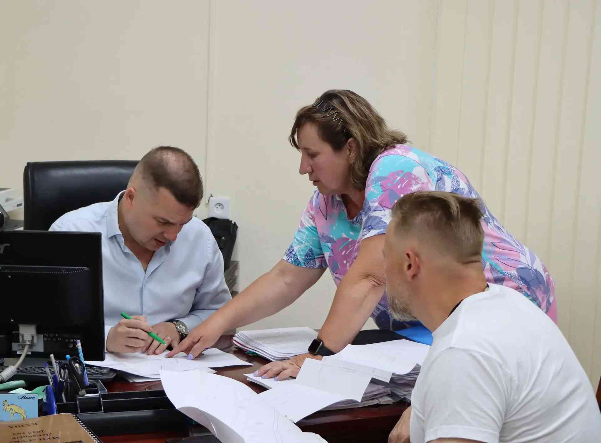 Водоотводы в частном секторе, найм жилья, участок для автодрома