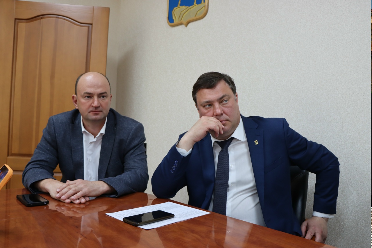 Обрезки веток начнут вывозить с контейнерных площадок в Миассе с 18 мая