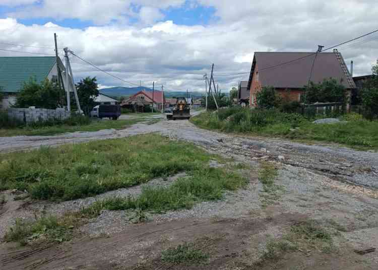 В Черновском грейдируют дороги