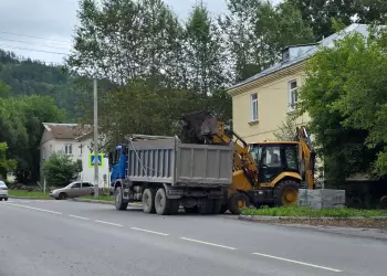Благоустройство пешеходной зоны на улице Лихачёва началось в Миассе