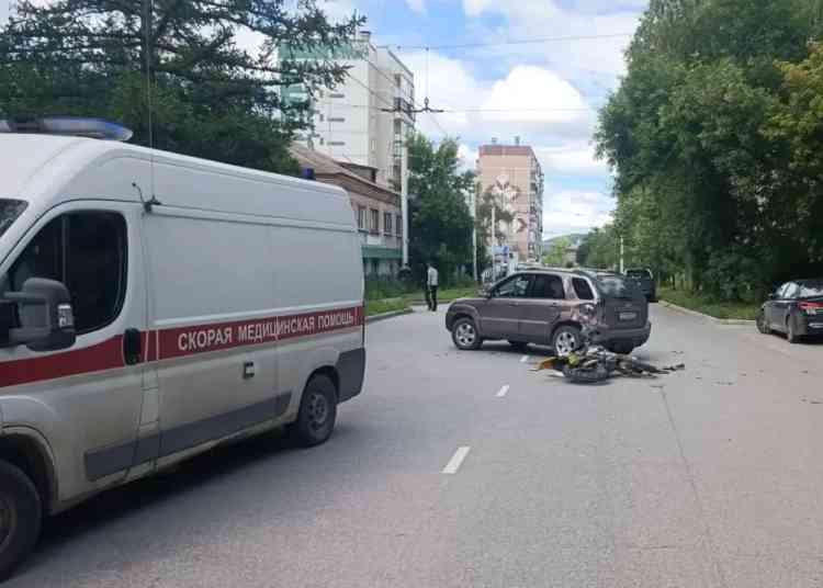 17-летний мотоциклист попал в больницу после ДТП в Миассе