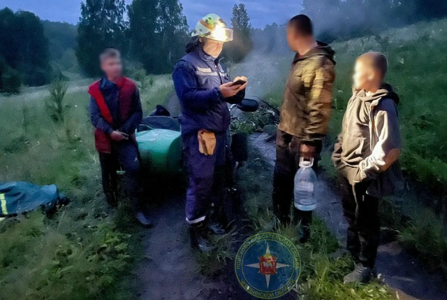 Миасские спасатели нашли заблудившихся в лесу мотоциклистов