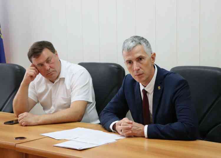 Капитальный ремонт дорог и благоустройство сквера — на повестке дня в Миассе