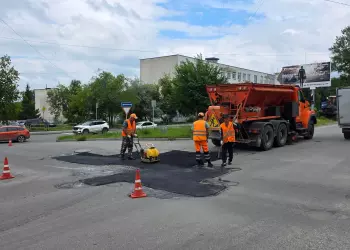 Ямочный ремонт начался на улице Романенко в Миассе