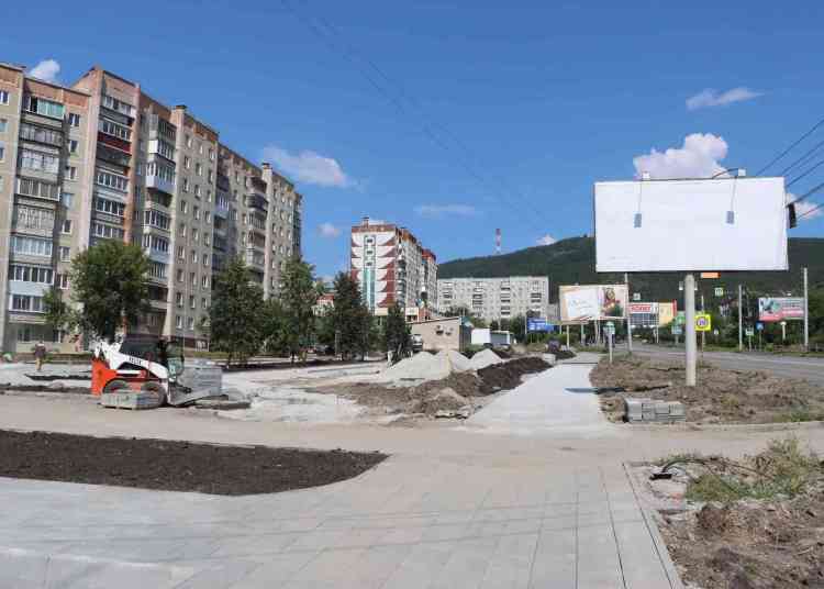 В сквере «Образование» появились пешеходные дорожки