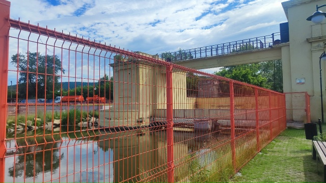 На миасском городском пруду увеличили сброс воды