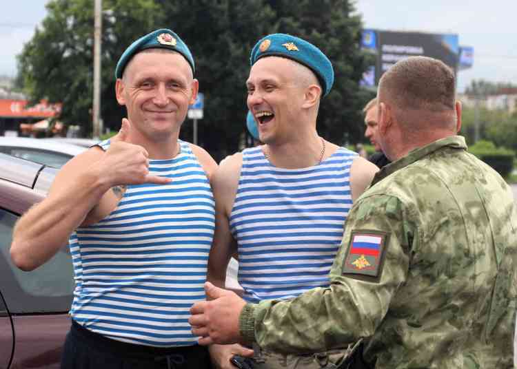 Расплескалась синева над Миассом…