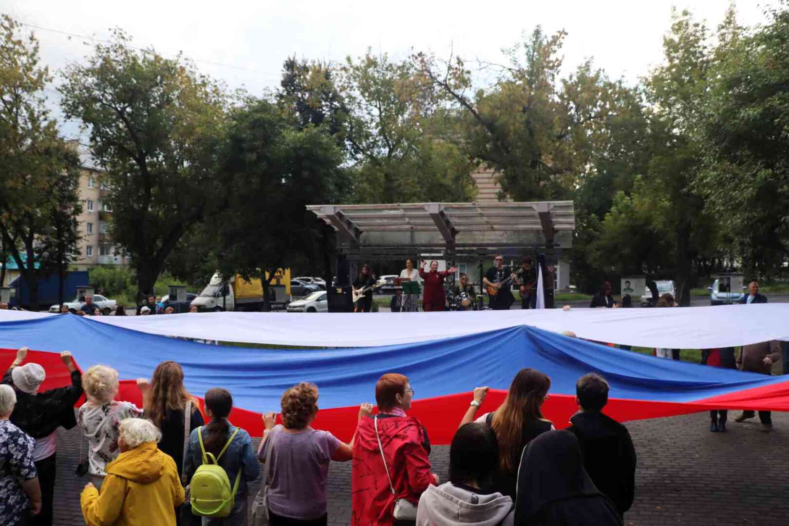 Праздник в цветах своей страны