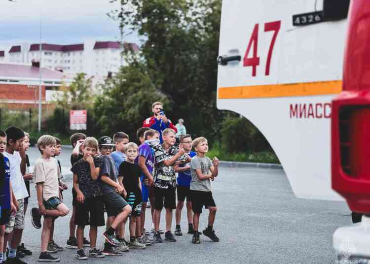 От ковра до рукава: спасатели провели тренировку для юных самбистов