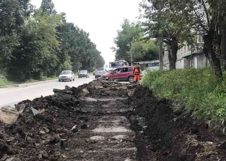 Ремонт дороги на улице Готвальда продолжается в Миассе