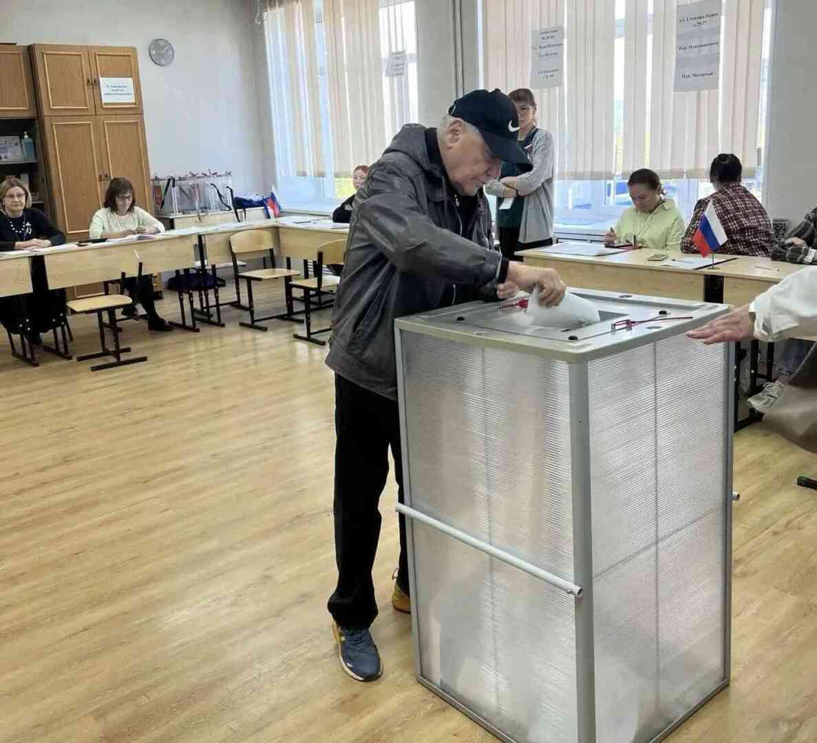 Заслуженный тренер России Анатолий Паньгуев отдал свой голос